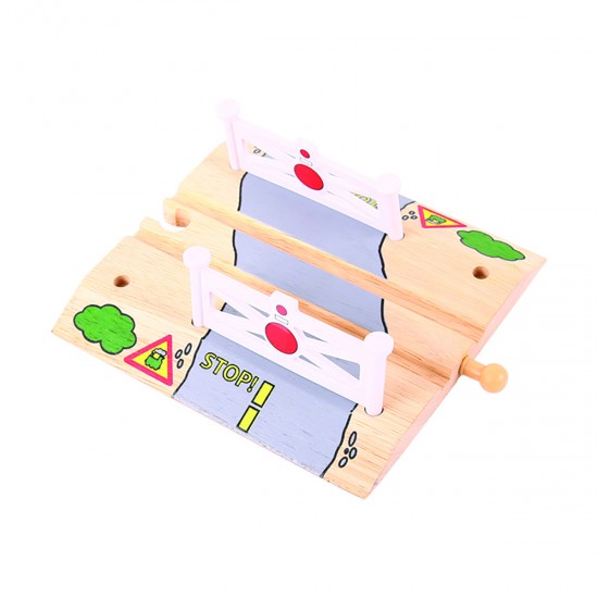 Trecere la nivel cu calea ferata pentru sine tren din lemn